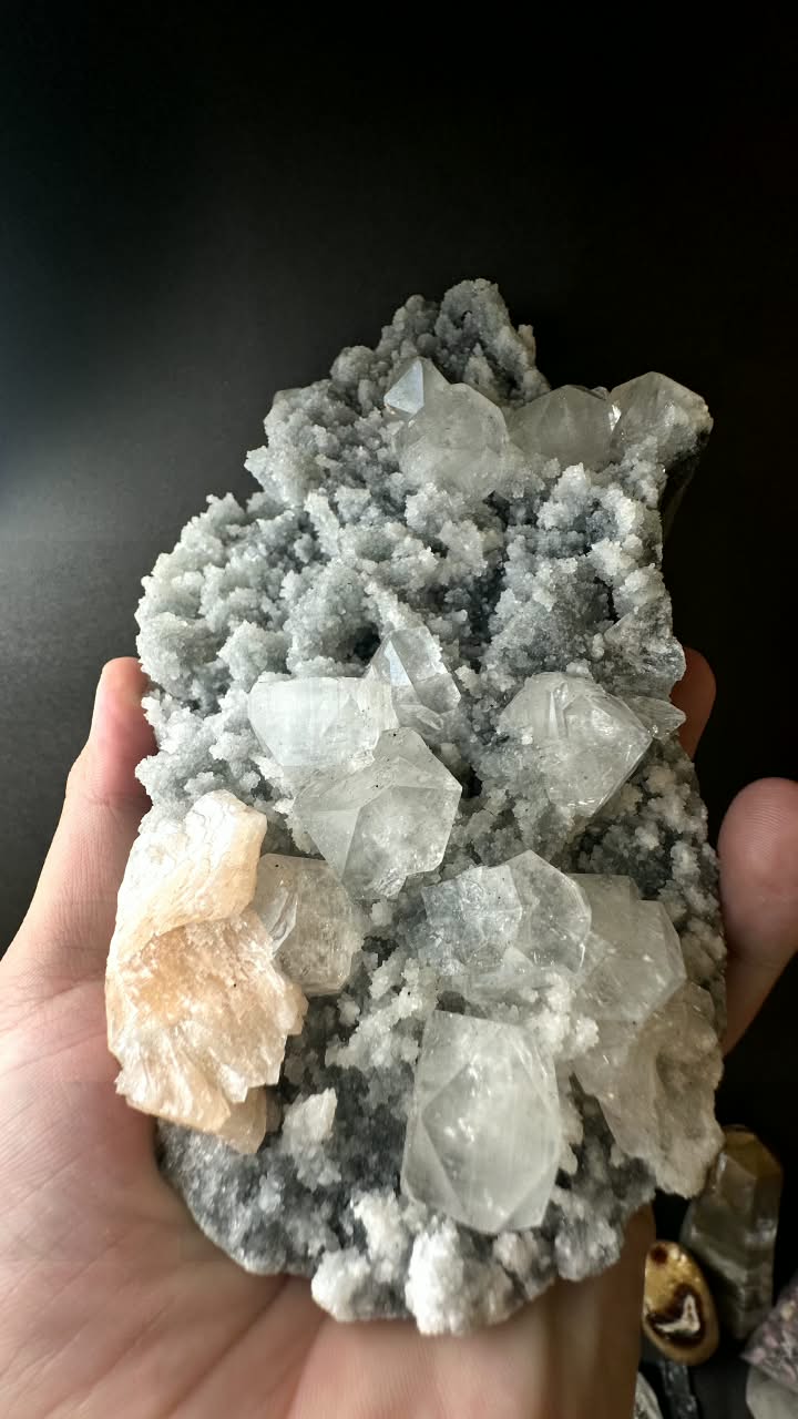 Cubic Apophyllite with Stilbite on Chalcedony, India - photo 1
