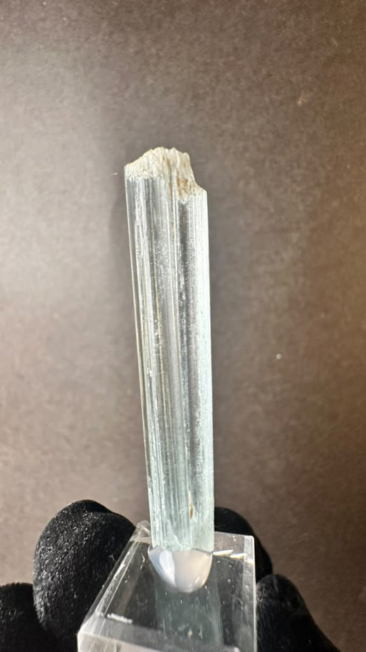 Raw Aquamarine Crystal Pencil Specimen - photo 2