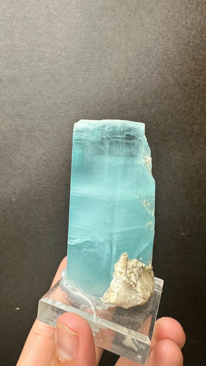 Large Gem Aquamarine Crystal - photo 1