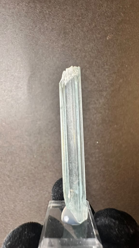 Raw Aquamarine Crystal Pencil Specimen - photo 1
