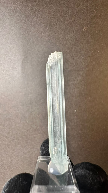Raw Aquamarine Crystal Pencil Specimen - photo 1