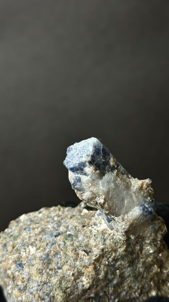 Blue Sapphire Crystal on Mica Matrix - photo 2