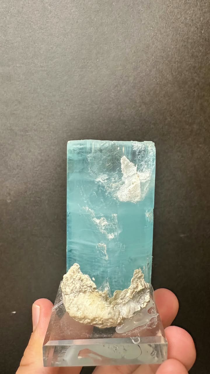 Large Gem Aquamarine Crystal - photo 6