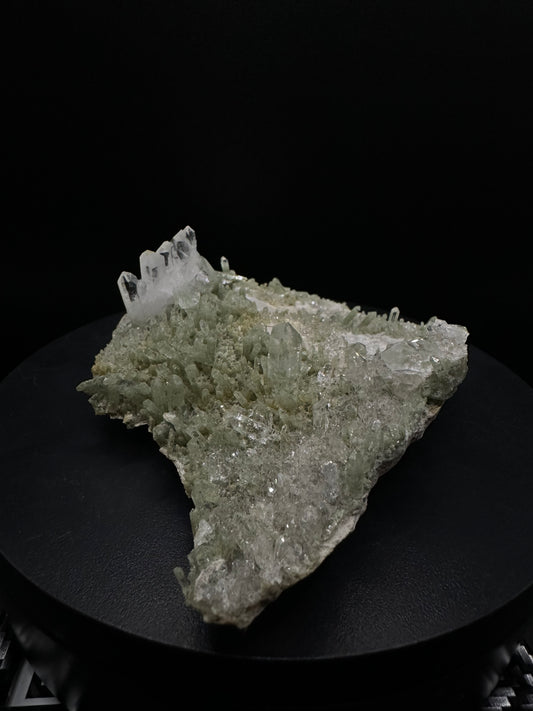 Forest quartz cluster