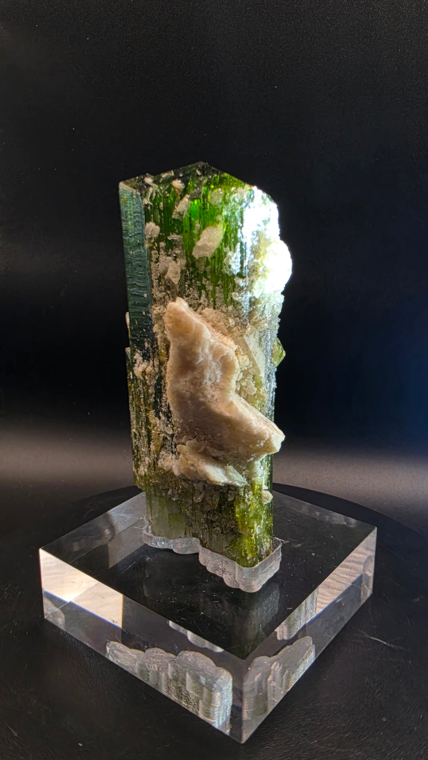 Tourmaline specimen
