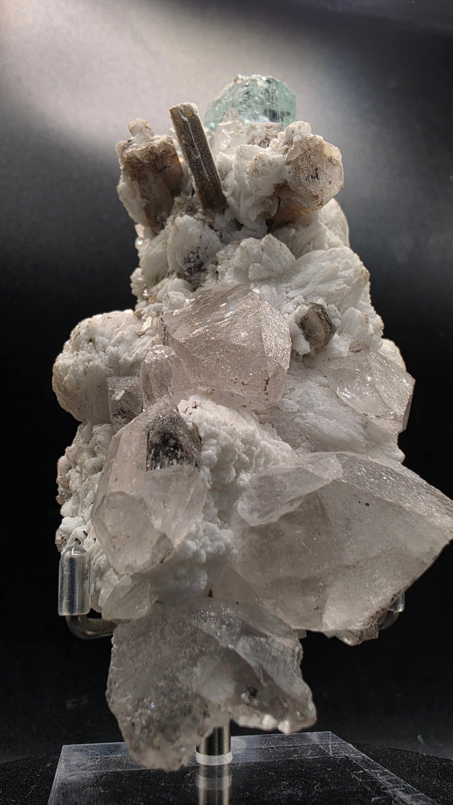 Aquamarine Apatite specimen
