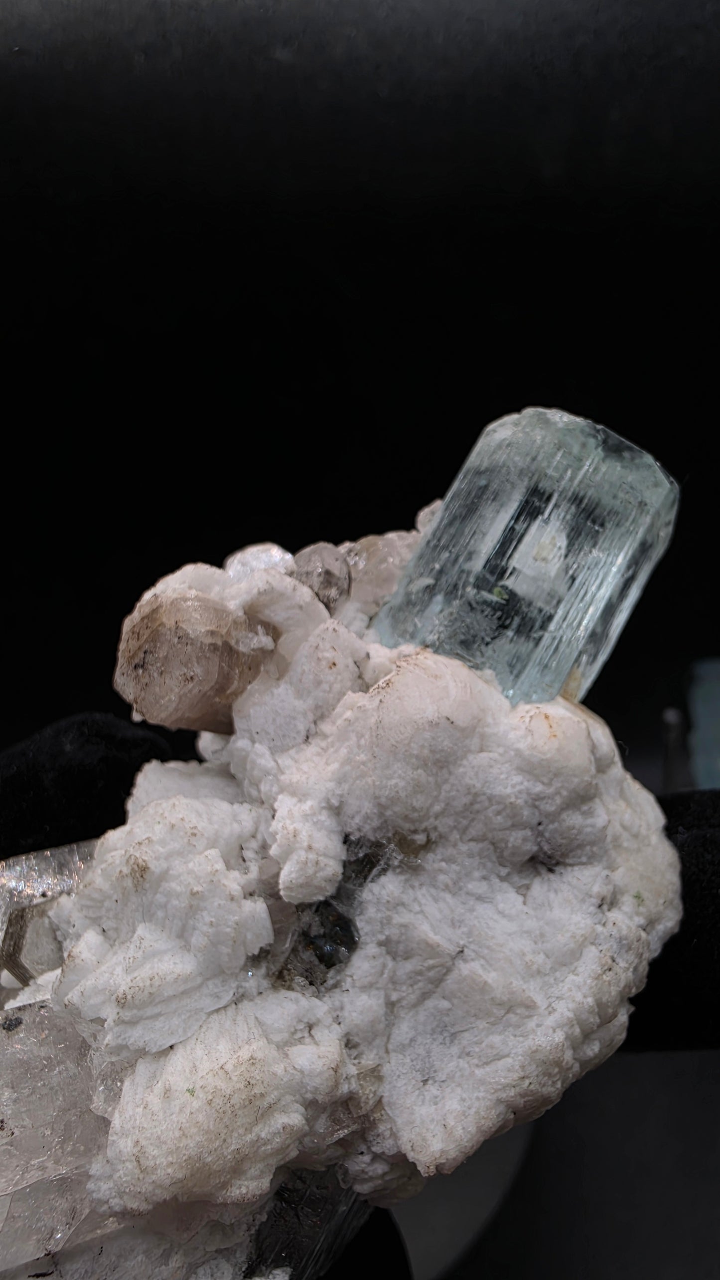 Aquamarine Apatite specimen